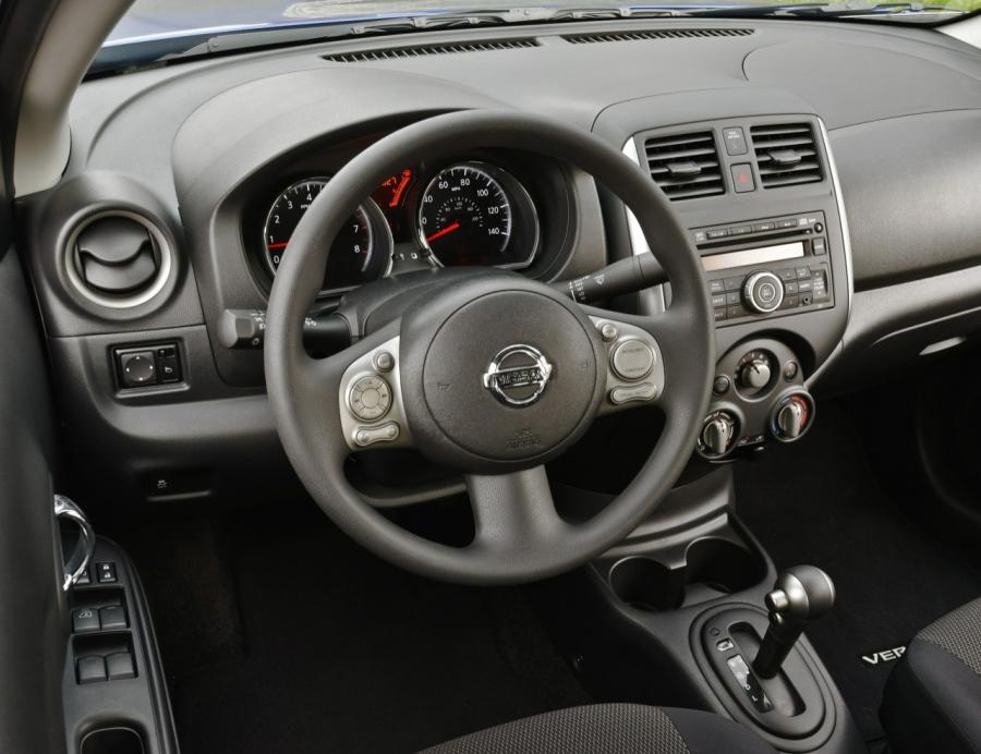  Nissan Versa Sedan 2014 года  (фото 10 из 22)